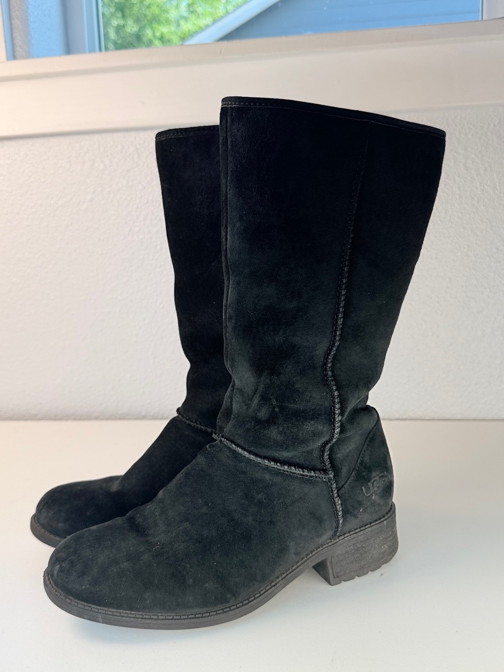 UGG Tall Black Suede Shearling Lined Zip Winter Boots Women’s Size 7